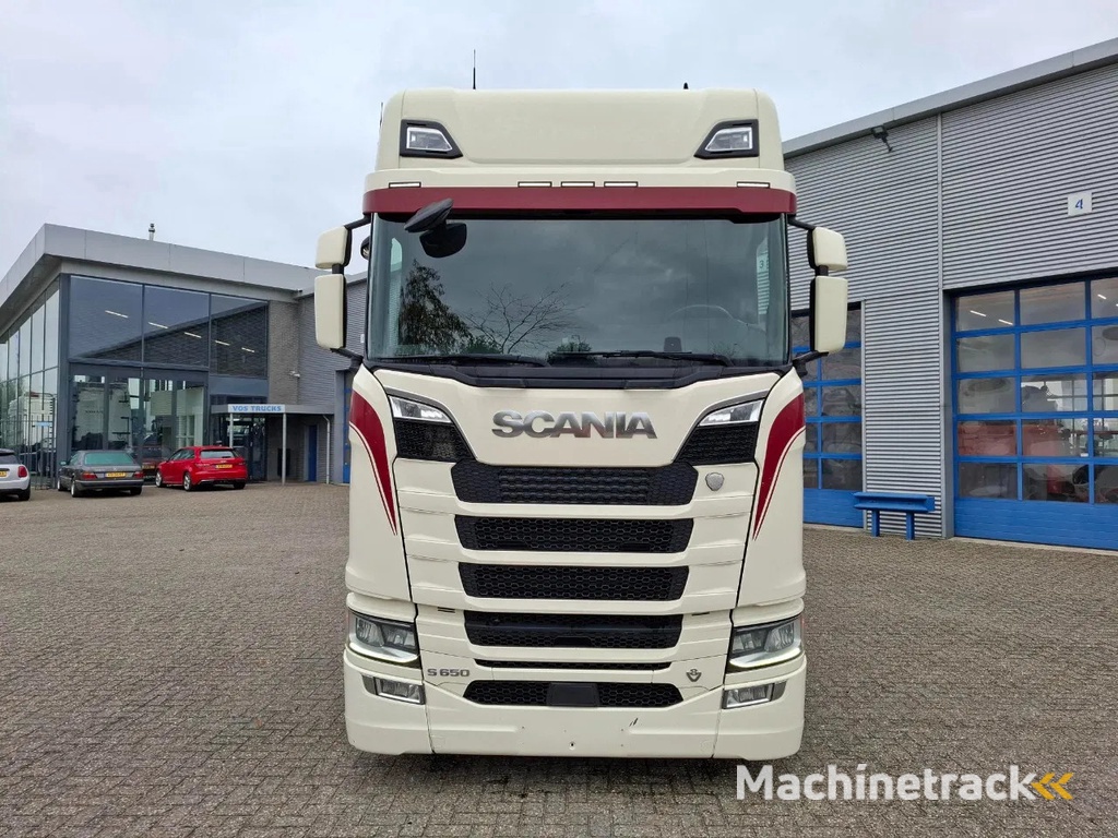 Scania NGS S650 V8 / RETARDER / 633397 KM / 9 TON FRONT AXELE / FULL-AIR / INLINER / FULL SPOILER / LEATHER / ALCOA / NAVI / FRIDGE / EURO-6 / 2020