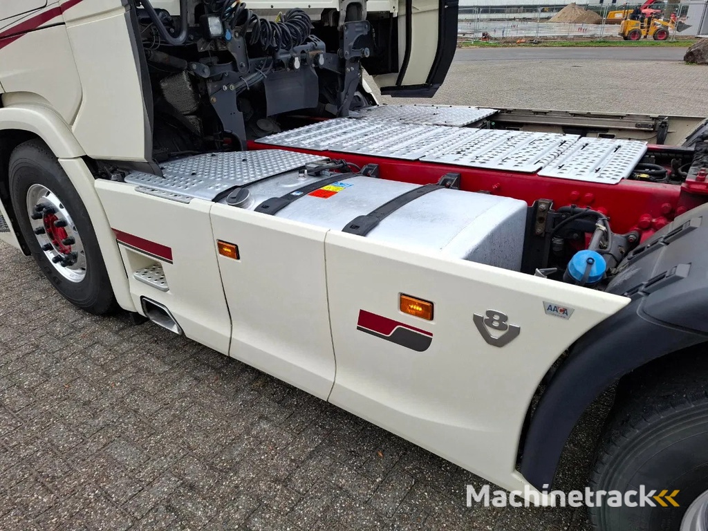 Scania NGS S650 V8 / RETARDER / 633397 KM / 9 TON FRONT AXELE / FULL-AIR / INLINER / FULL SPOILER / LEATHER / ALCOA / NAVI / FRIDGE / EURO-6 / 2020