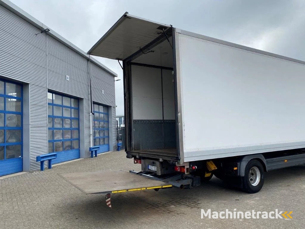 Mercedes-Benz ATEGO 1624 / AUTOMATIC / CLOSED BOX / SIDE DOORS / AIRCO / LWDS / FCW / EURO-6 / 2016