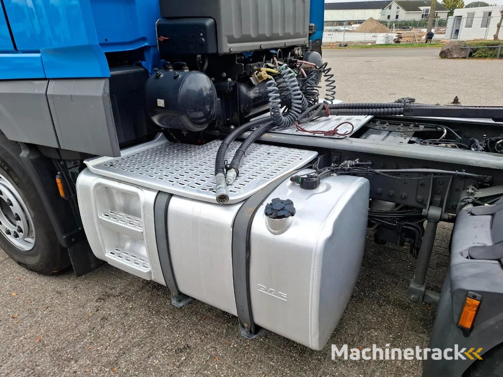 DAF XF106-530 / 6X4 / INTARDER / HYDRAULICS / ONLY:418213 KM / TUV:16-06-2026 / 44TON / LWDS / MANUAL / EURO-6 / 2018