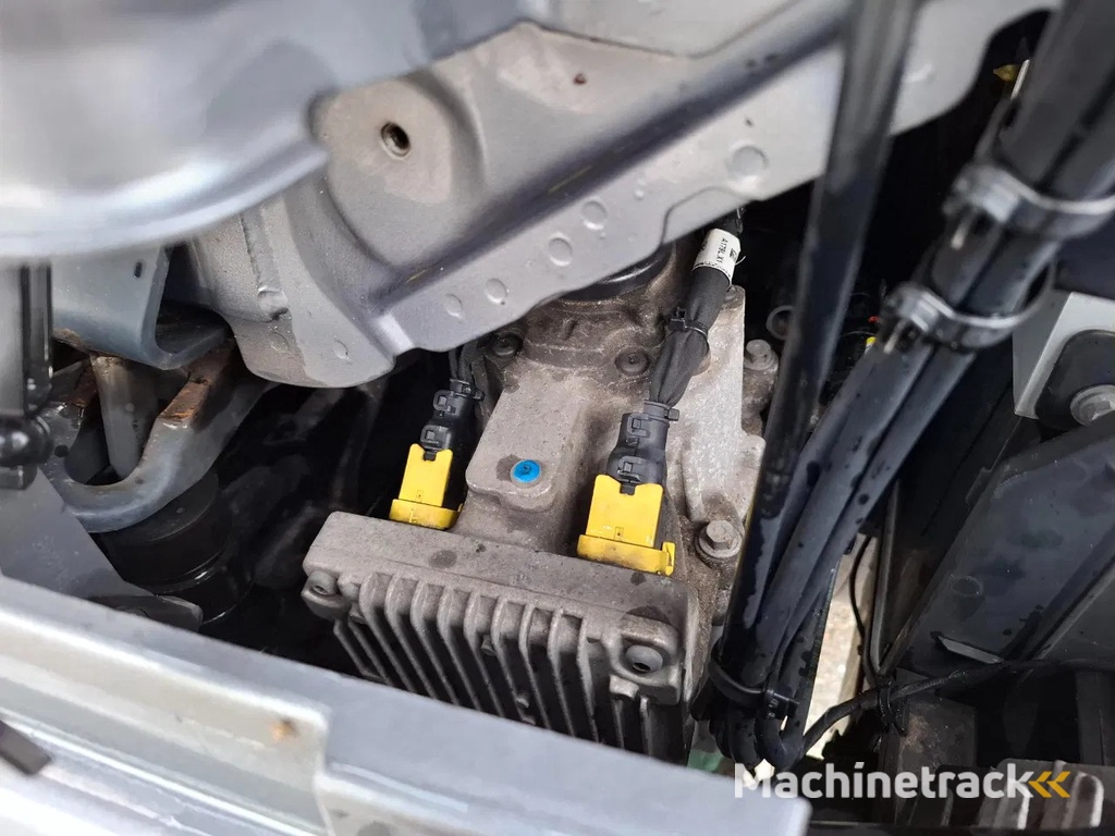 Volvo FH4-500 / I-SAVE / VEB+ / DYNAMIC STEERING / ONLY:590266 KM / NAVI / ACC / LWDS / LIFT AXLE / AUTOMATIC / EURO-6 / 2019