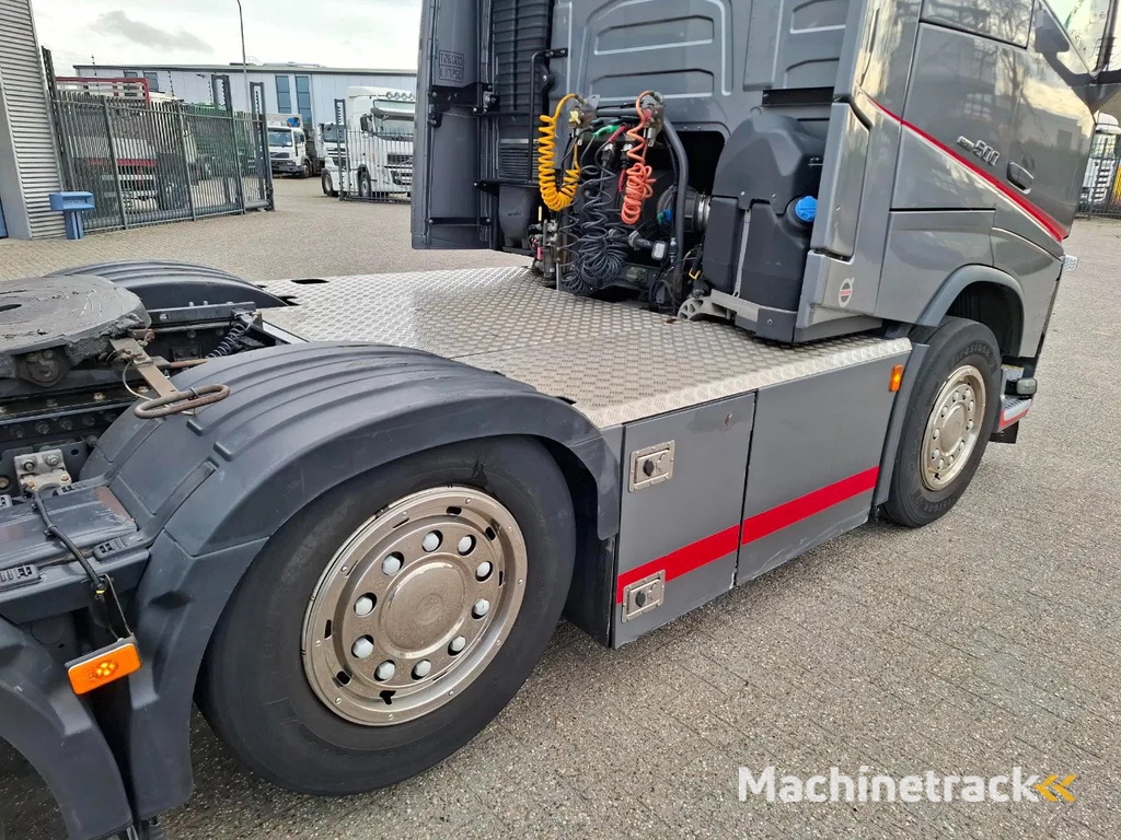 Volvo FH4-500 / I-SAVE / VEB+ / DYNAMIC STEERING / ONLY:590266 KM / NAVI / ACC / LWDS / LIFT AXLE / AUTOMATIC / EURO-6 / 2019