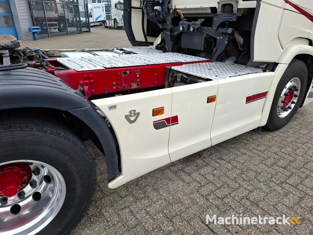 Scania NGS S650 V8 / RETARDER / 633397 KM / 9 TON FRONT AXELE / FULL-AIR / INLINER / FULL SPOILER / LEATHER / ALCOA / NAVI / FRIDGE / EURO-6 / 2020