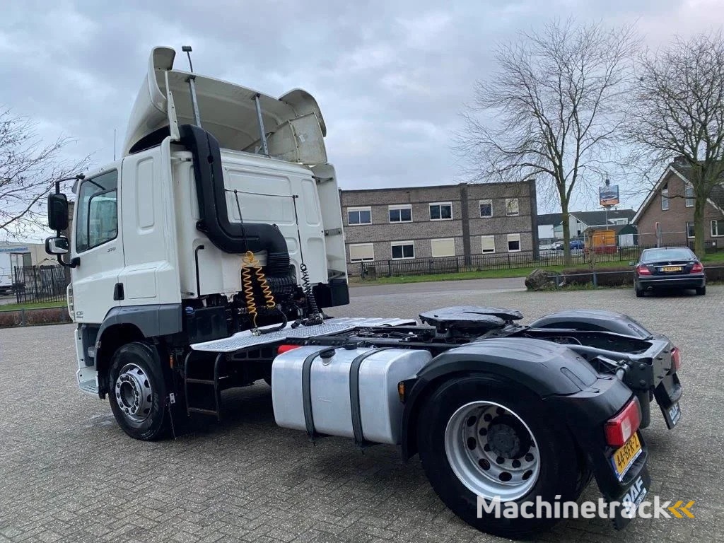 DAF CF370 / NICE CLEAN NL TRUCK / TYRES 80% / AUTOMATIC / EURO-6 / 2015