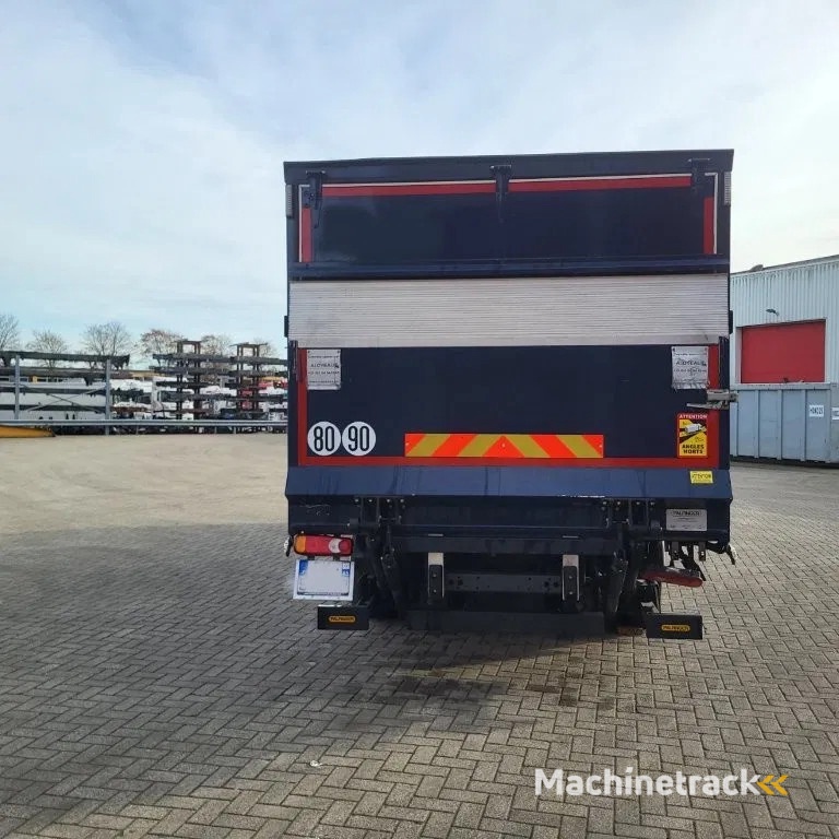 DAF LF 210 / ENGINE RUNNING / ONLY:120371 KM / PLATFORM:1000 KG / LWDS / AIRCO / AUTOMATIC / EURO-6 / 2022