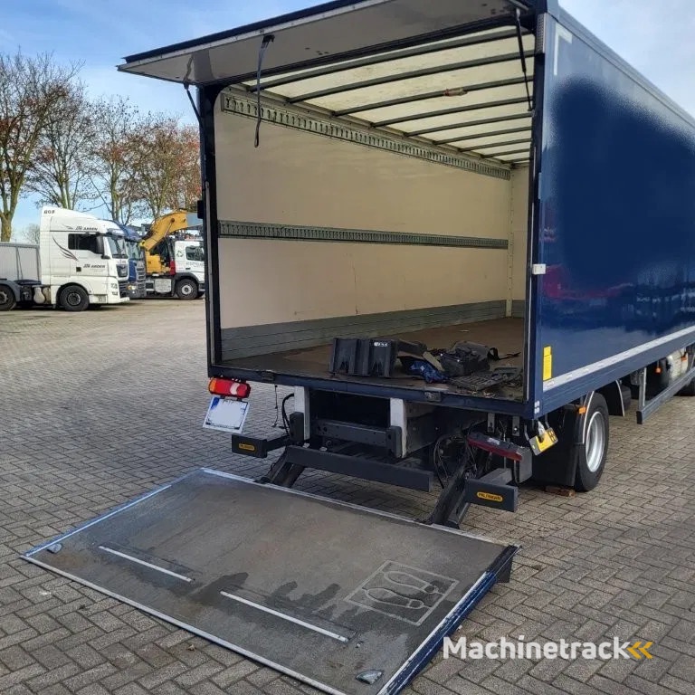 DAF LF 210 / ENGINE RUNNING / ONLY:120371 KM / PLATFORM:1000 KG / LWDS / AIRCO / AUTOMATIC / EURO-6 / 2022