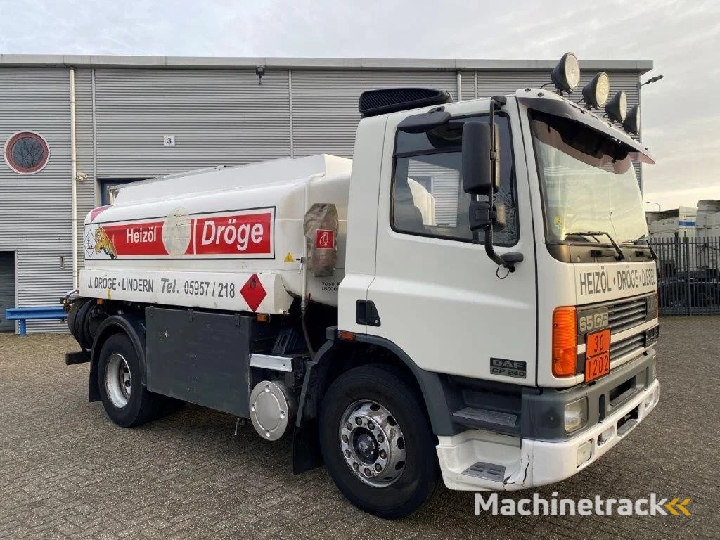 DAF 65CF-240 / FULL STEEL / POMP / 3 COMPARTIMENTS / 8350 LITER / ONLY:25969 KM / EURO-2 / MANUAL / GOOD CONDITION
