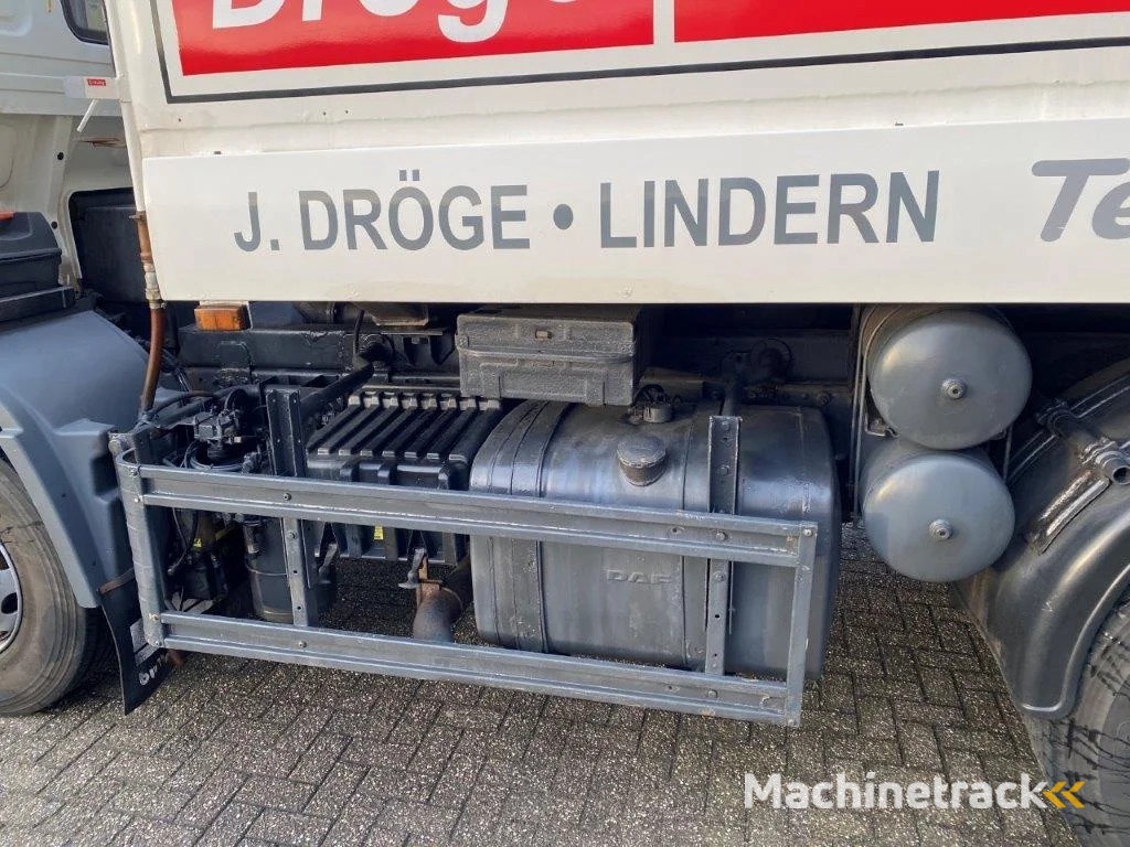 DAF 65CF-240 / FULL STEEL / POMP / 3 COMPARTIMENTS / 8350 LITER / ONLY:25969 KM / EURO-2 / MANUAL / GOOD CONDITION