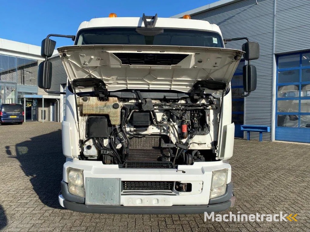 Volvo FL7-290 / 5 COMPARTIMENTS / 13000 LITER TOTAL / PUMP / AUTOMATIC / EURO-5 / 2009