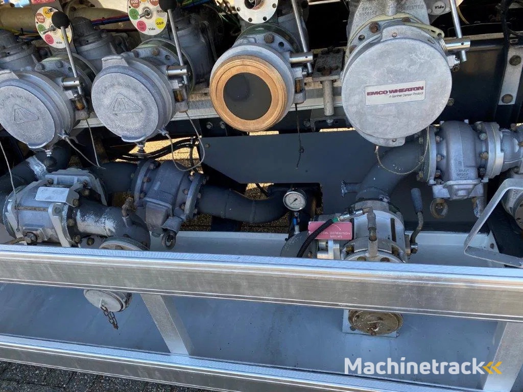 Volvo FL7-290 / 5 COMPARTIMENTS / 13000 LITER TOTAL / PUMP / AUTOMATIC / EURO-5 / 2009