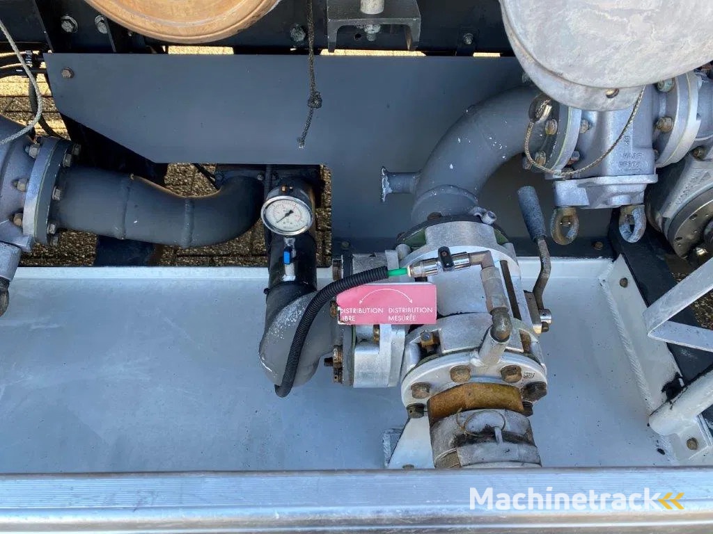 Volvo FL7-290 / 5 COMPARTIMENTS / 13000 LITER TOTAL / PUMP / AUTOMATIC / EURO-5 / 2009