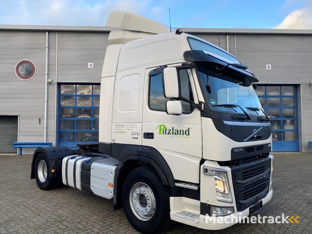 Volvo FM11-370 / GERMAN TRUCK / KB CHASSIS / VEB / ACC / LWDS / DOUBLE TANK / ONLY:763562 KM / AIRCO / AUTOMATIC / EURO-6 / 2018