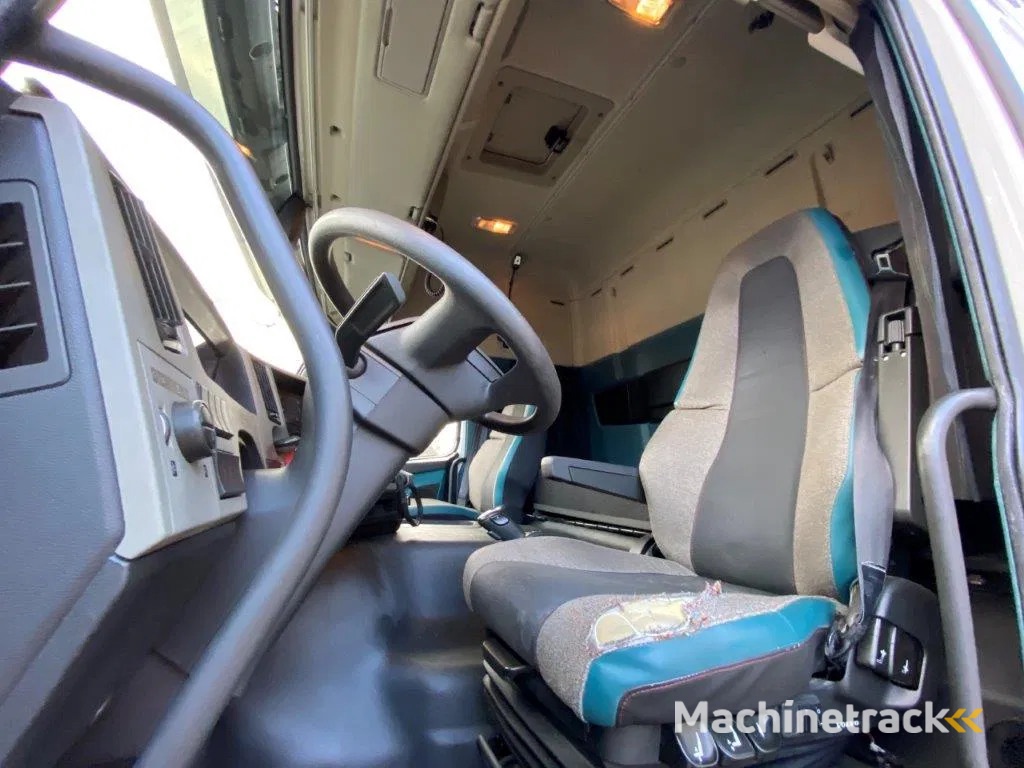 Volvo FM11-370 / GERMAN TRUCK / KB CHASSIS / VEB / ACC / LWDS / DOUBLE TANK / ONLY:763562 KM / AIRCO / AUTOMATIC / EURO-6 / 2018