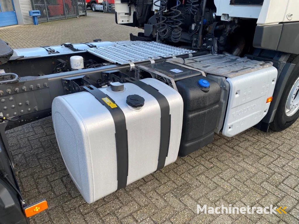 Volvo FM11-370 / GERMAN TRUCK / KB CHASSIS / VEB / ACC / LWDS / DOUBLE TANK / ONLY:763562 KM / AIRCO / AUTOMATIC / EURO-6 / 2018