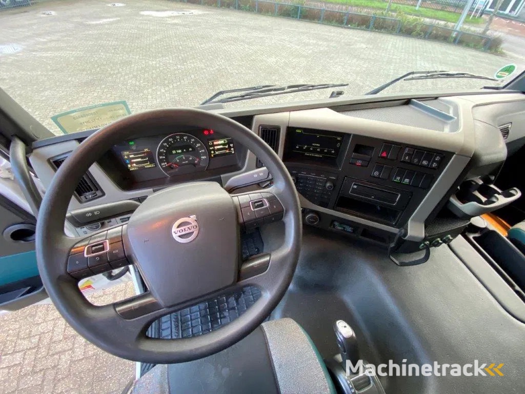 Volvo FM11-370 / GERMAN TRUCK / KB CHASSIS / VEB / ACC / LWDS / DOUBLE TANK / ONLY:763562 KM / AIRCO / AUTOMATIC / EURO-6 / 2018