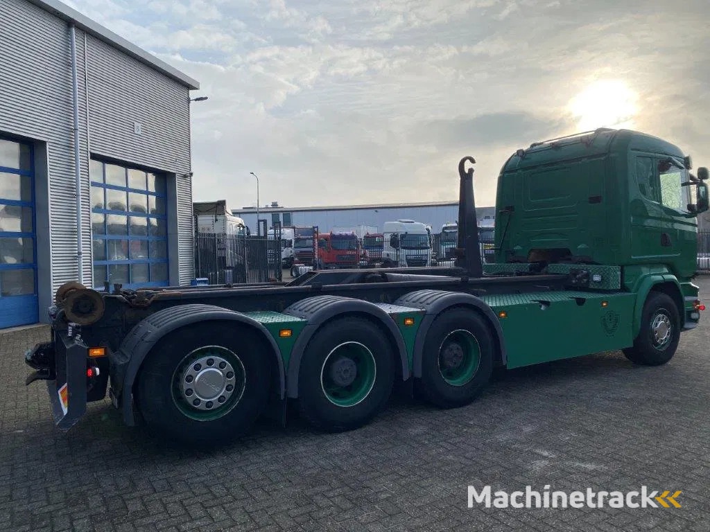 Scania R520 V8 / 8X4 / BIG AXLE / AJK HOOKLIFT 30TON / LIFT+LENKACHSE / NAVI / LEATHER / FULL-AIR / AUTOMATIC / EURO-6 / 2015