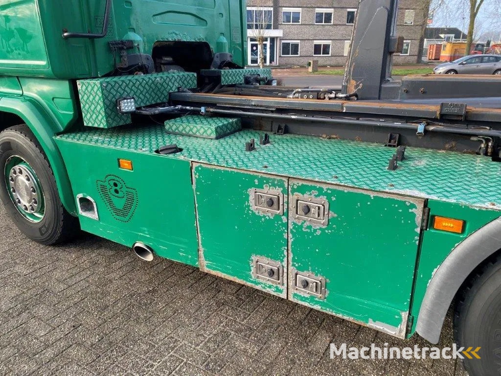 Scania R520 V8 / 8X4 / BIG AXLE / AJK HOOKLIFT 30TON / LIFT+LENKACHSE / NAVI / LEATHER / FULL-AIR / AUTOMATIC / EURO-6 / 2015