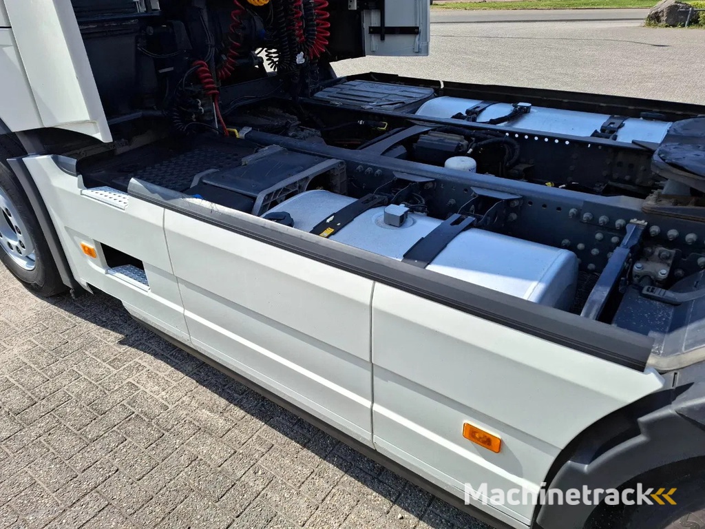 Volvo FH4-460 / VEB+ / DOUBLE TANK / FRIDGE / AUTOMATIC / EURO-6 / 2018