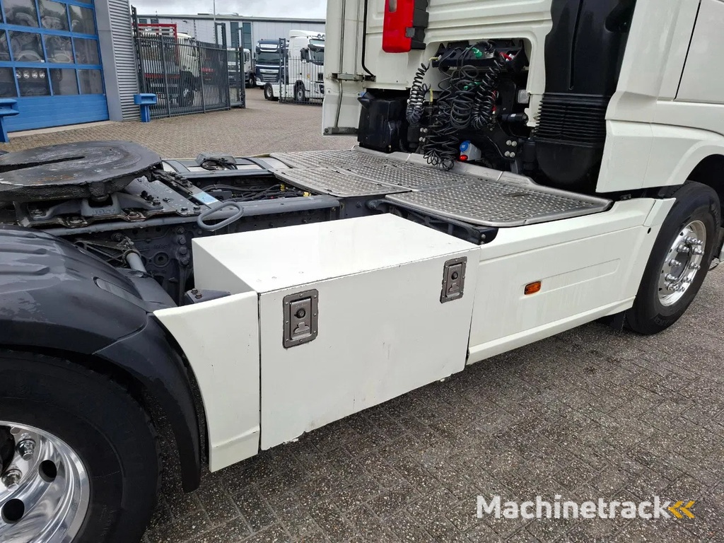 DAF XF106-460 / DEB / TUV:20-01-2026 / 753438 KM / FRIDGE / ACC / LWDS / GEN2 V2 TACHO / ALCOA / AUTOMATIC / EURO-6 / 2017