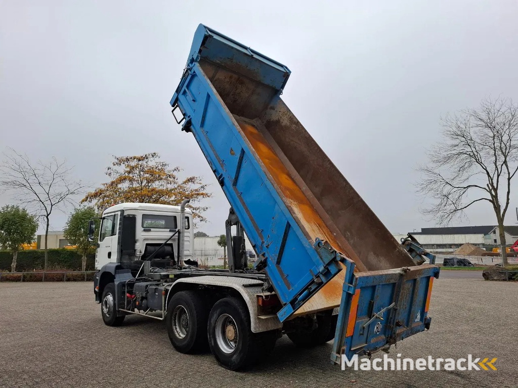 MAN TGA 26.310 / 6X4 / 2XBIG AXLE / 2SIDE TIPPER / ONLY:545423 KM / TUV:06-05-2026 / FULL-STEEL / AIRCO / MANUAL / EURO-4 / 2005