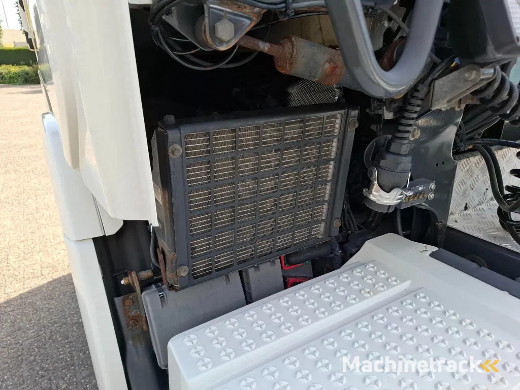 Scania NGS R650 V8 / 6X4 / RETARDER / 2X BIG AXLE / PARKCOOL / DOUBLE TANK / INLINER / FULL-AIR / ALCOA / LEATHER / NAVI / GEN2 V2 / EURO-6 / 2018