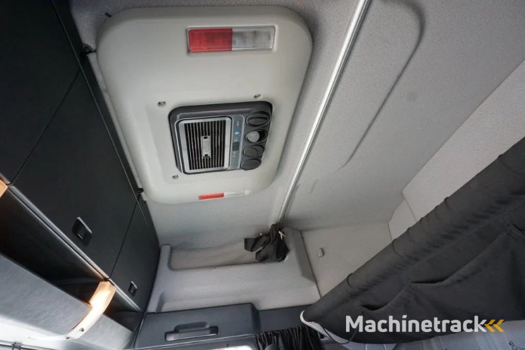 MAN TGX 18.400 / AUTOMATIC / DOUBLE TANK / ENGINE PROBLEMS / EURO-6 / 2016