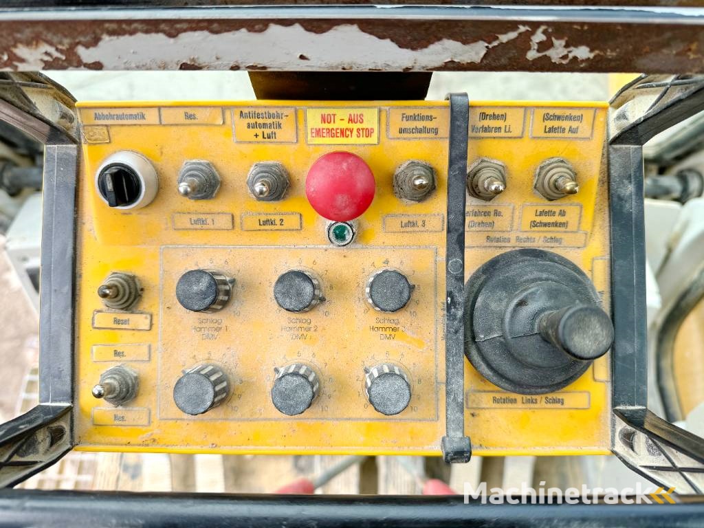 Liebherr R934 HDS + Wimmer Drill / 3 Tamrock HE122