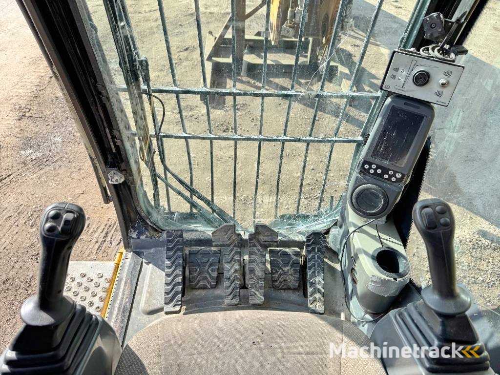 CAT 345CL UHD - 30m Demolition / Hydr Undercarriage