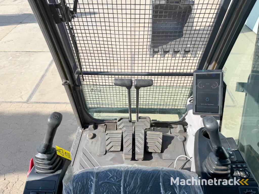 Volvo EC210 - Unused / New 2025 Model / Hammer Lines