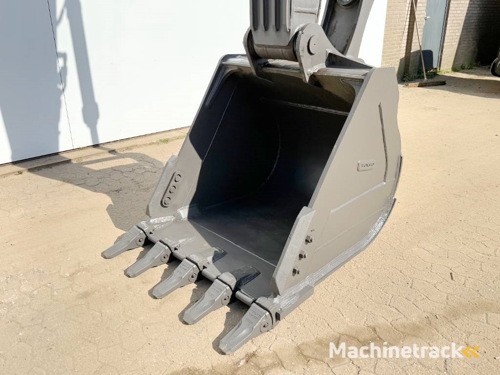 Volvo EC210 - Unused / New 2025 Model / Hammer Lines