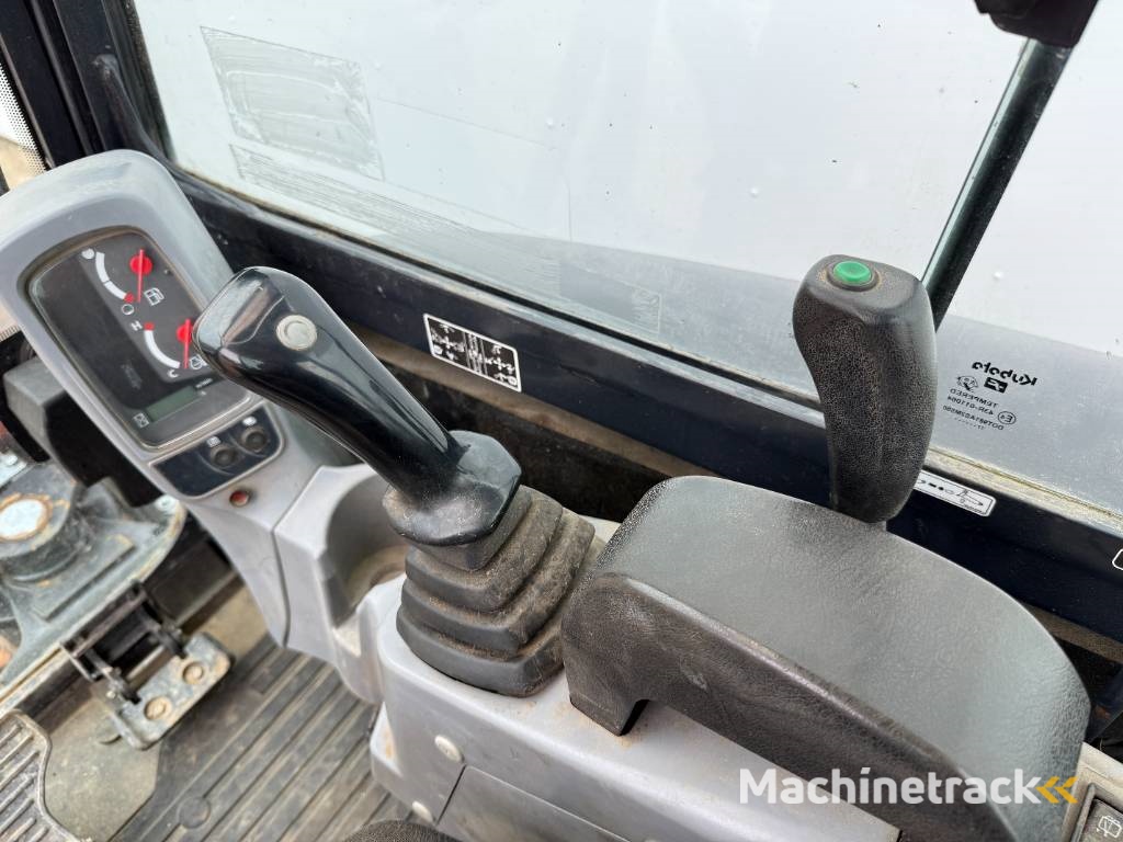 Kubota KX027-4 - Hammer Lines / Quick Coupler