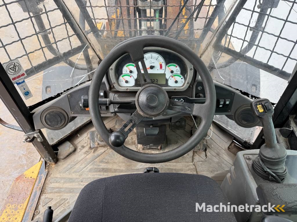 CAT 930H - New Tires / High-tip Bucket / Auto Greasing