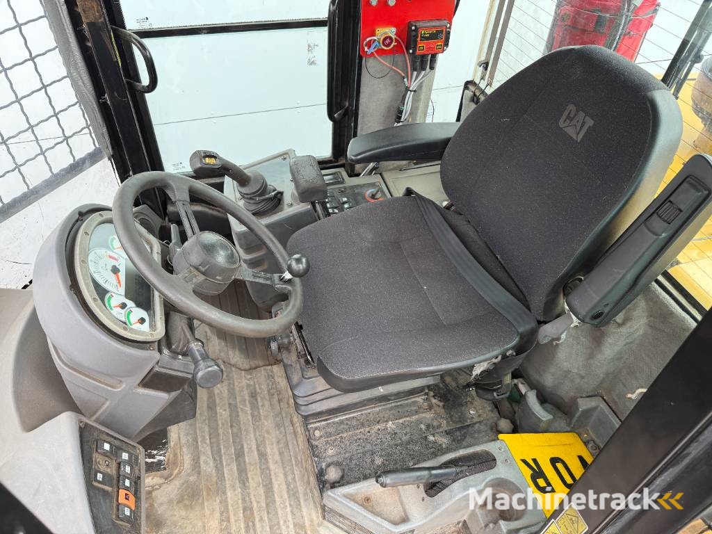 CAT 930H - New Tires / High-tip Bucket / Auto Greasing