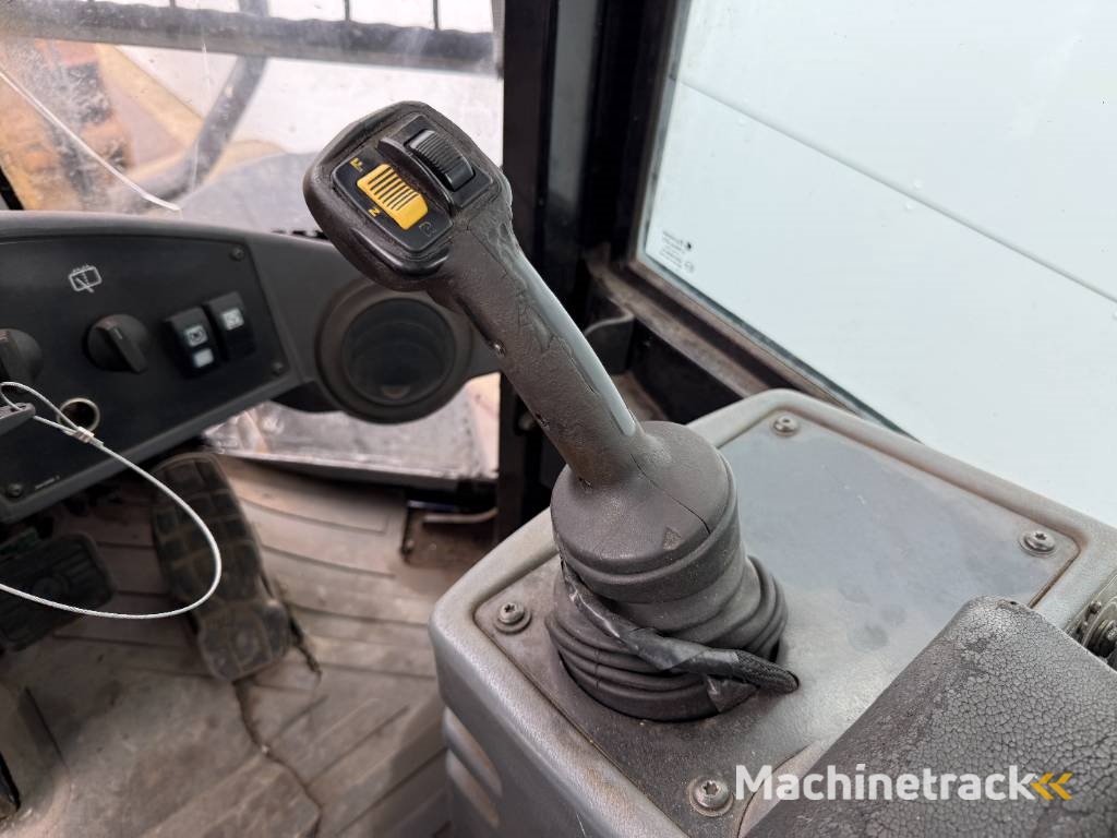 CAT 930H - New Tires / High-tip Bucket / Auto Greasing