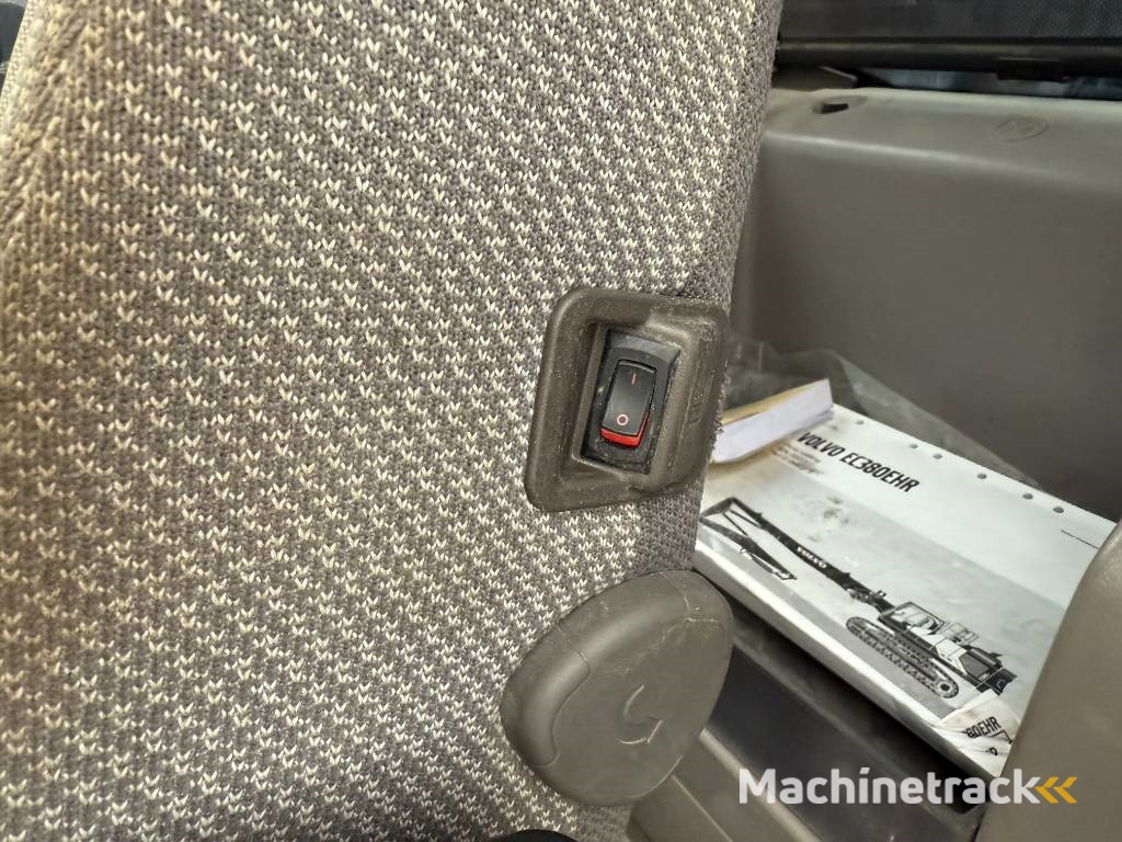 Volvo EC380EHR UHD - 24m / Hydr Undercarriage / Oilquick