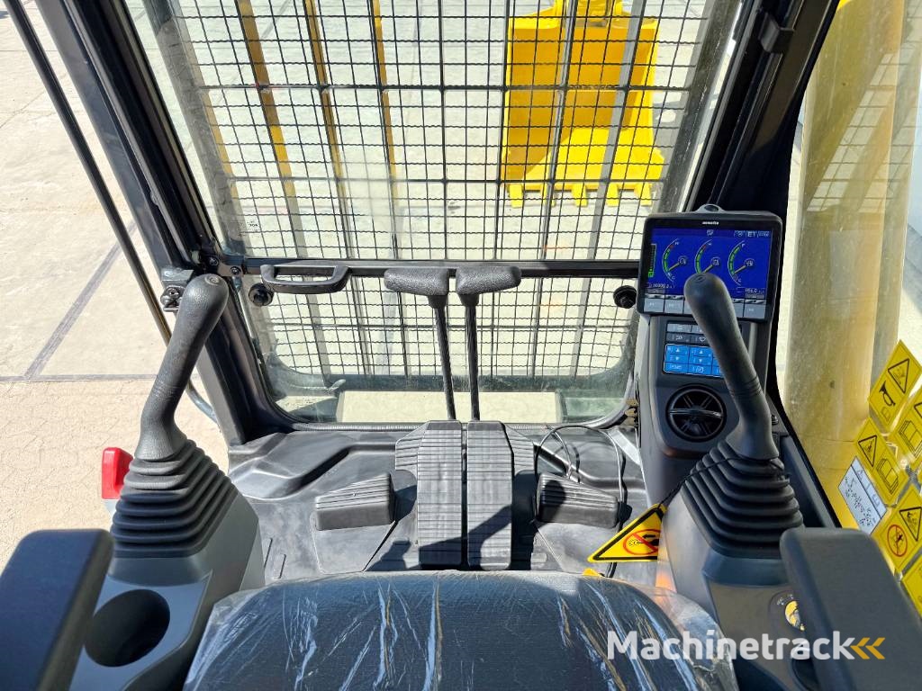 Komatsu PC210-10M0 *2025 Model*New / Unused / Hammer Lines