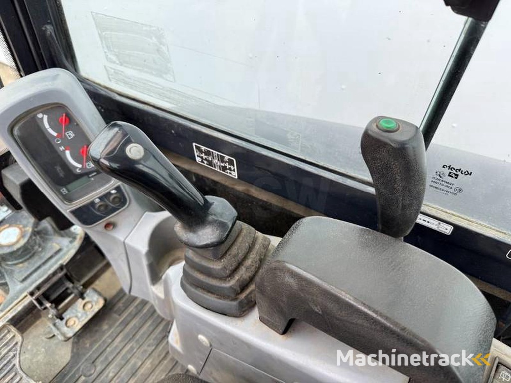 Kubota KX027-4-Hammer-Lines-Quick-Coupler