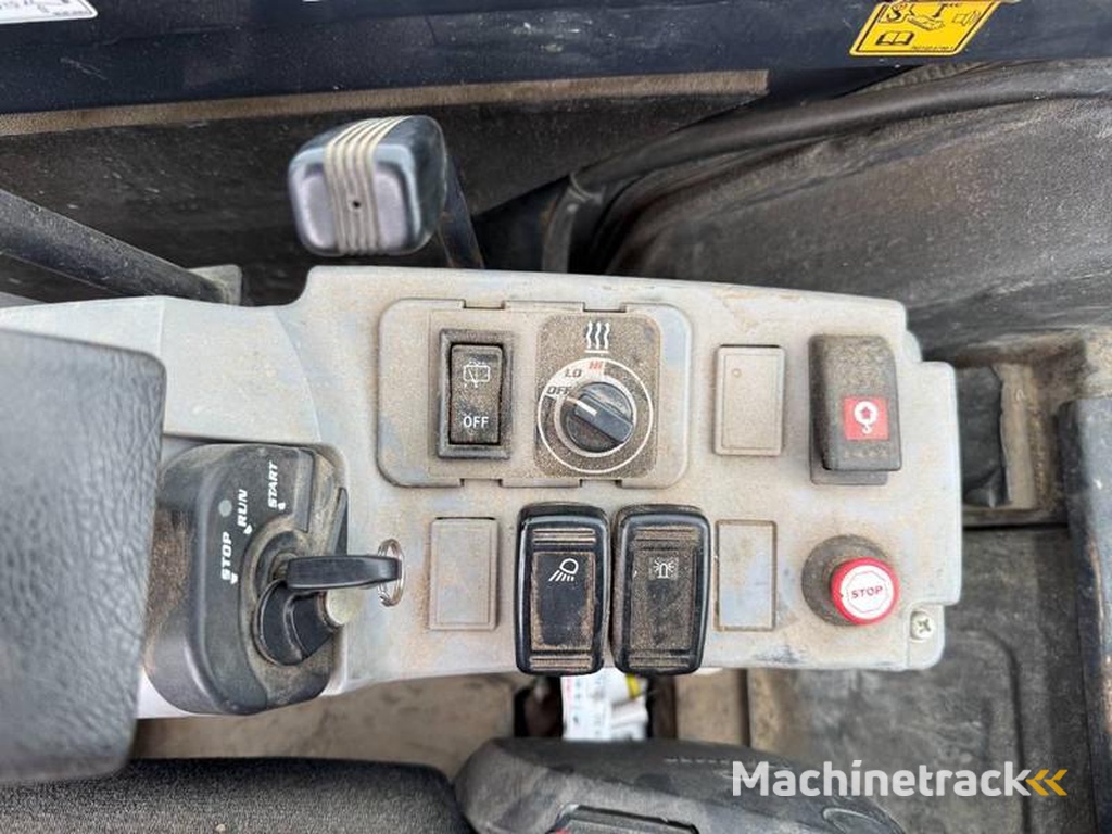 Kubota KX027-4-Hammer-Lines-Quick-Coupler