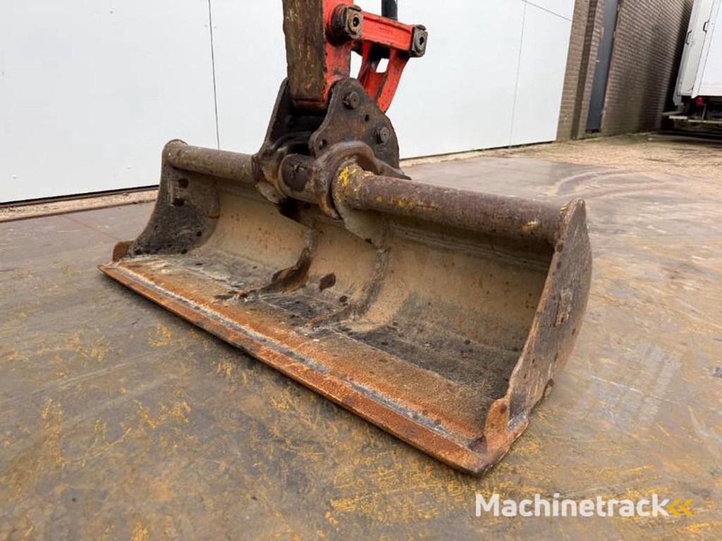 Kubota KX027-4-Hammer-Lines-Quick-Coupler