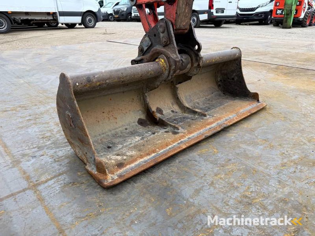 Kubota KX027-4-Hammer-Lines-Quick-Coupler