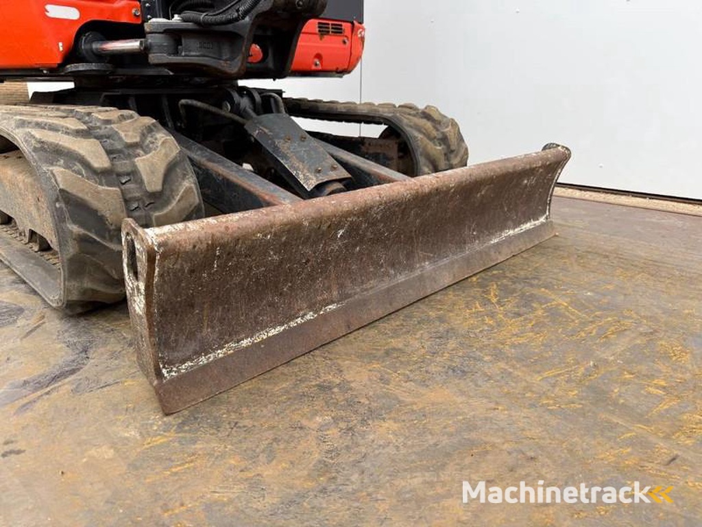 Kubota KX027-4-Hammer-Lines-Quick-Coupler