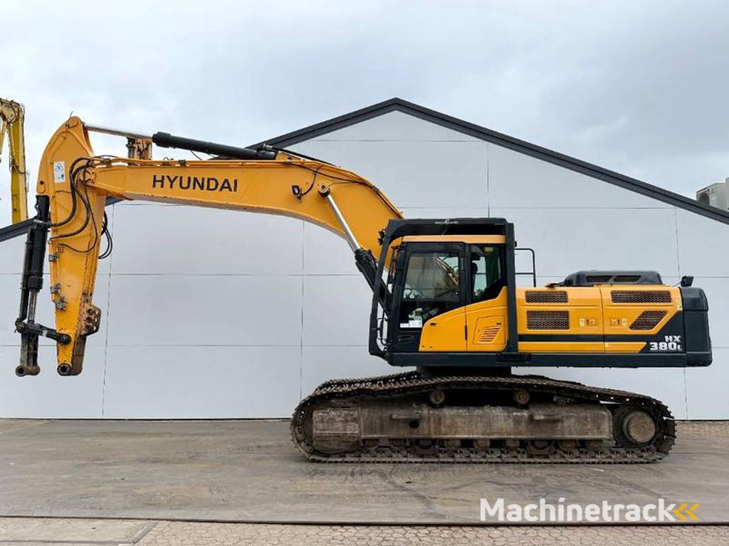 Hyundai HX380LC-Rock-Quard-Hammer-Lines-360°-Camera