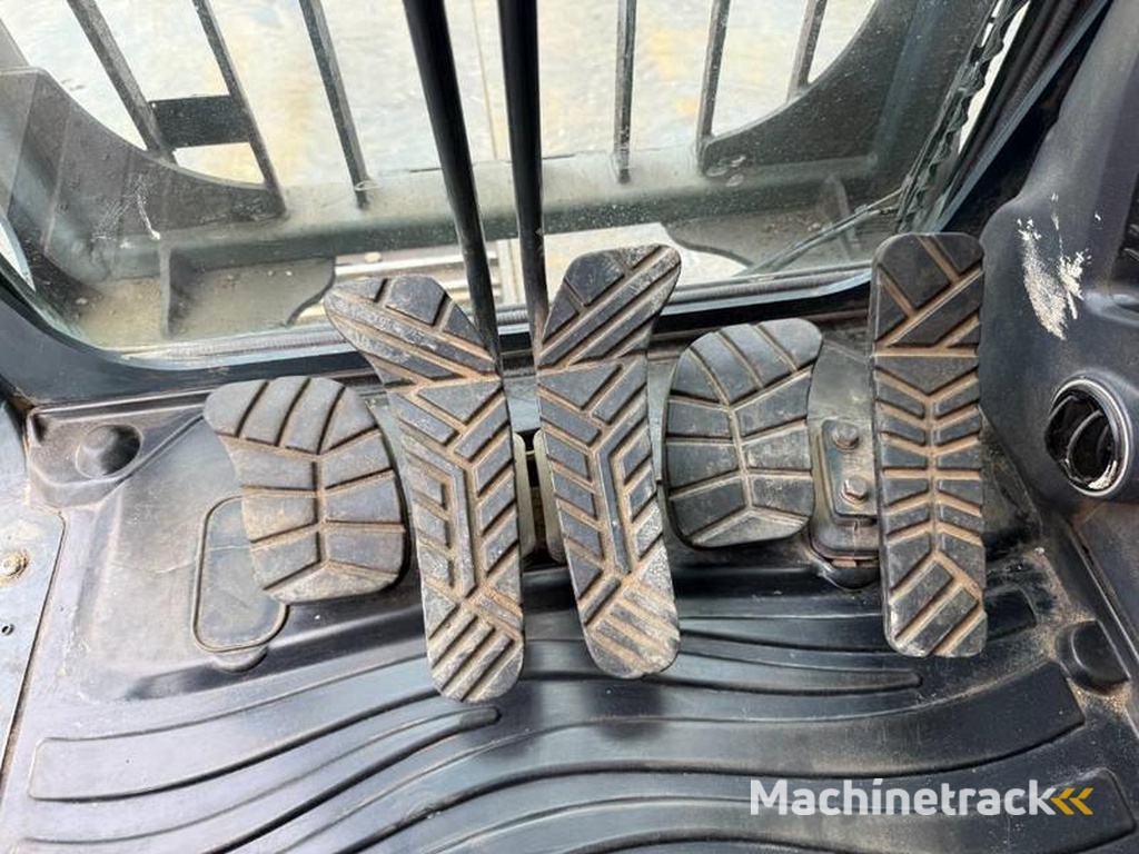 Hyundai HX380LC-Rock-Quard-Hammer-Lines-360°-Camera