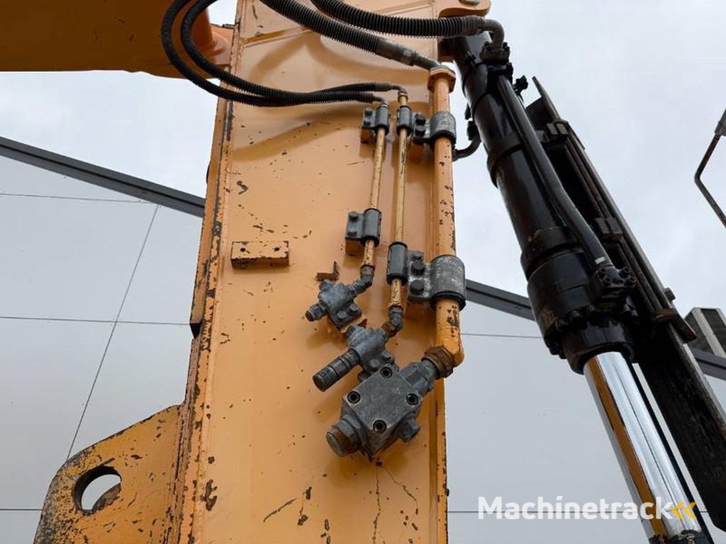 Hyundai HX380LC-Rock-Quard-Hammer-Lines-360°-Camera