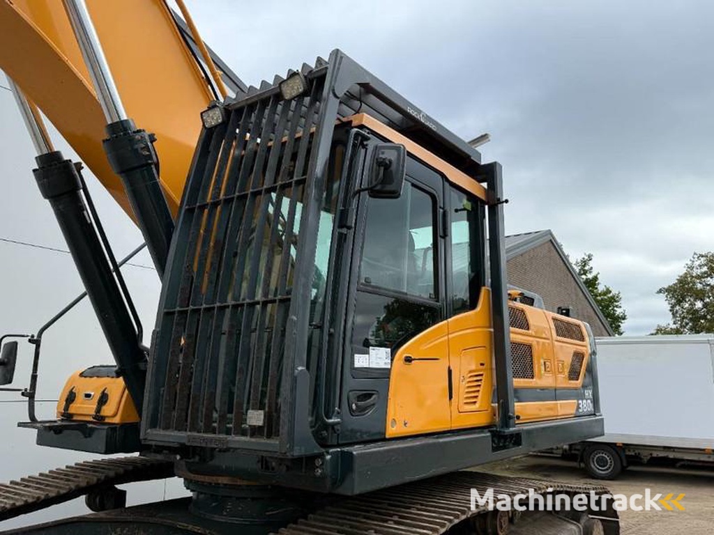 Hyundai HX380LC-Rock-Quard-Hammer-Lines-360°-Camera