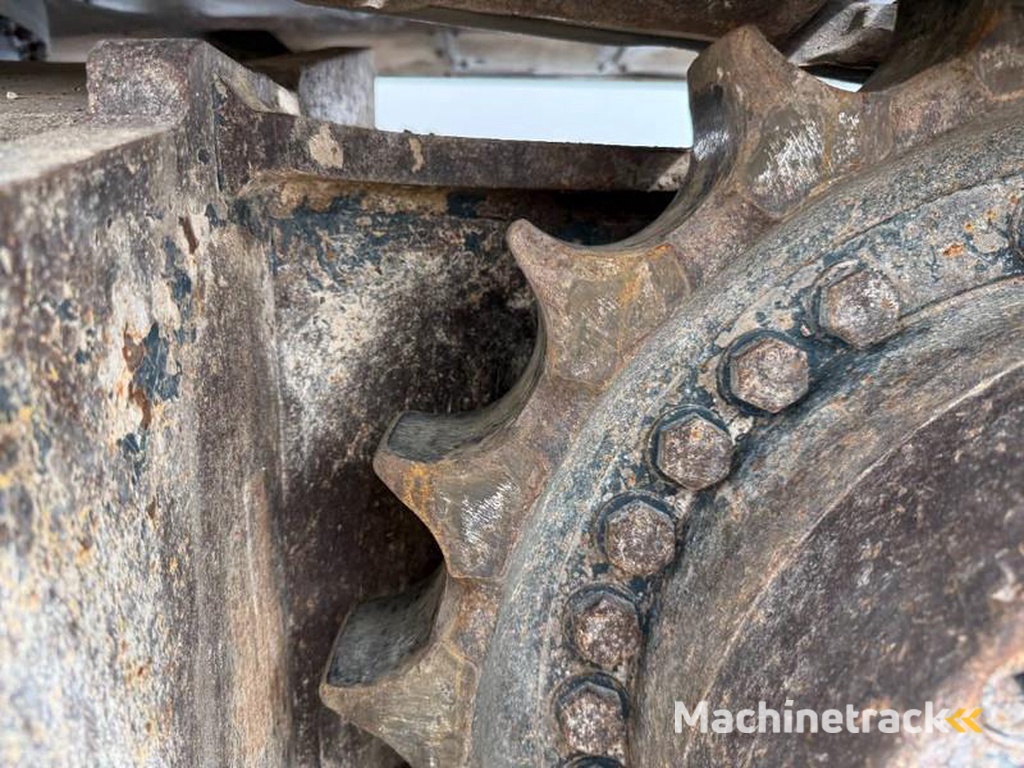 Hyundai HX380LC-Rock-Quard-Hammer-Lines-360°-Camera