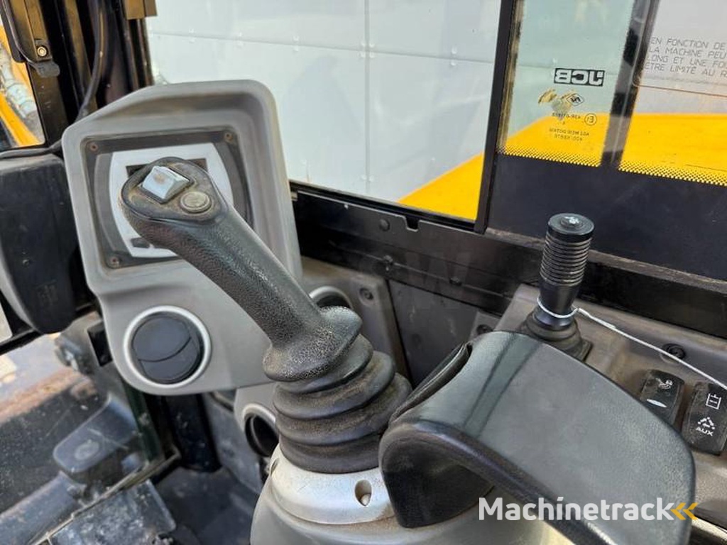 JCB 86C-1-Hammer-Lines-Quick-Coupler