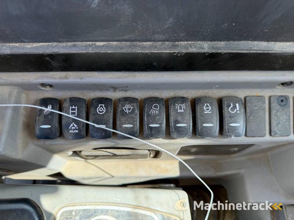 JCB 86C-1-Hammer-Lines-Quick-Coupler