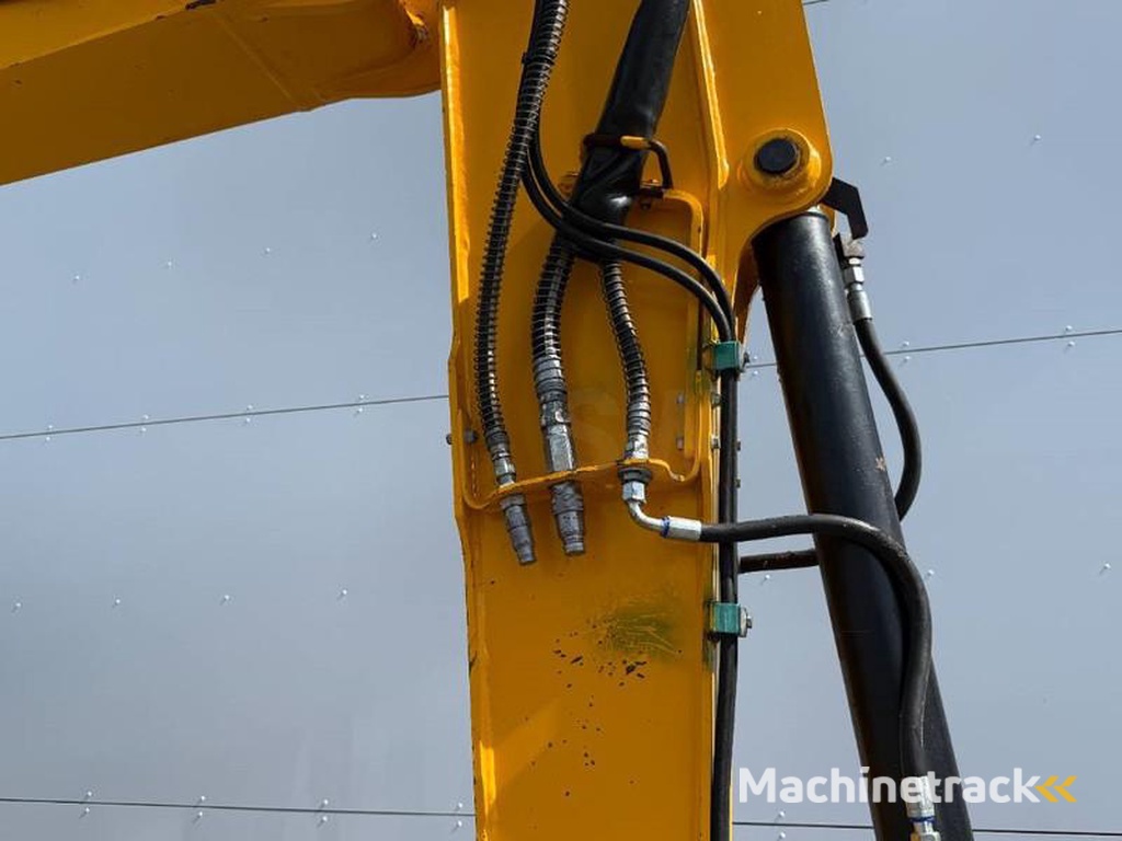 JCB 86C-1-Hammer-Lines-Quick-Coupler