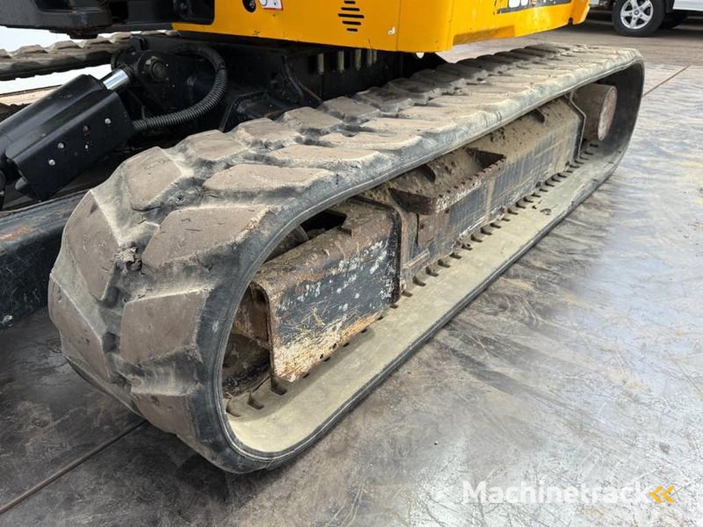 JCB 86C-1-Hammer-Lines-Quick-Coupler